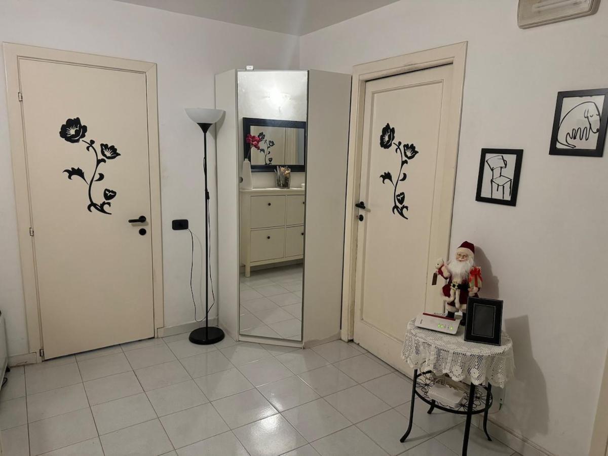 Sweethome Lisa Rom